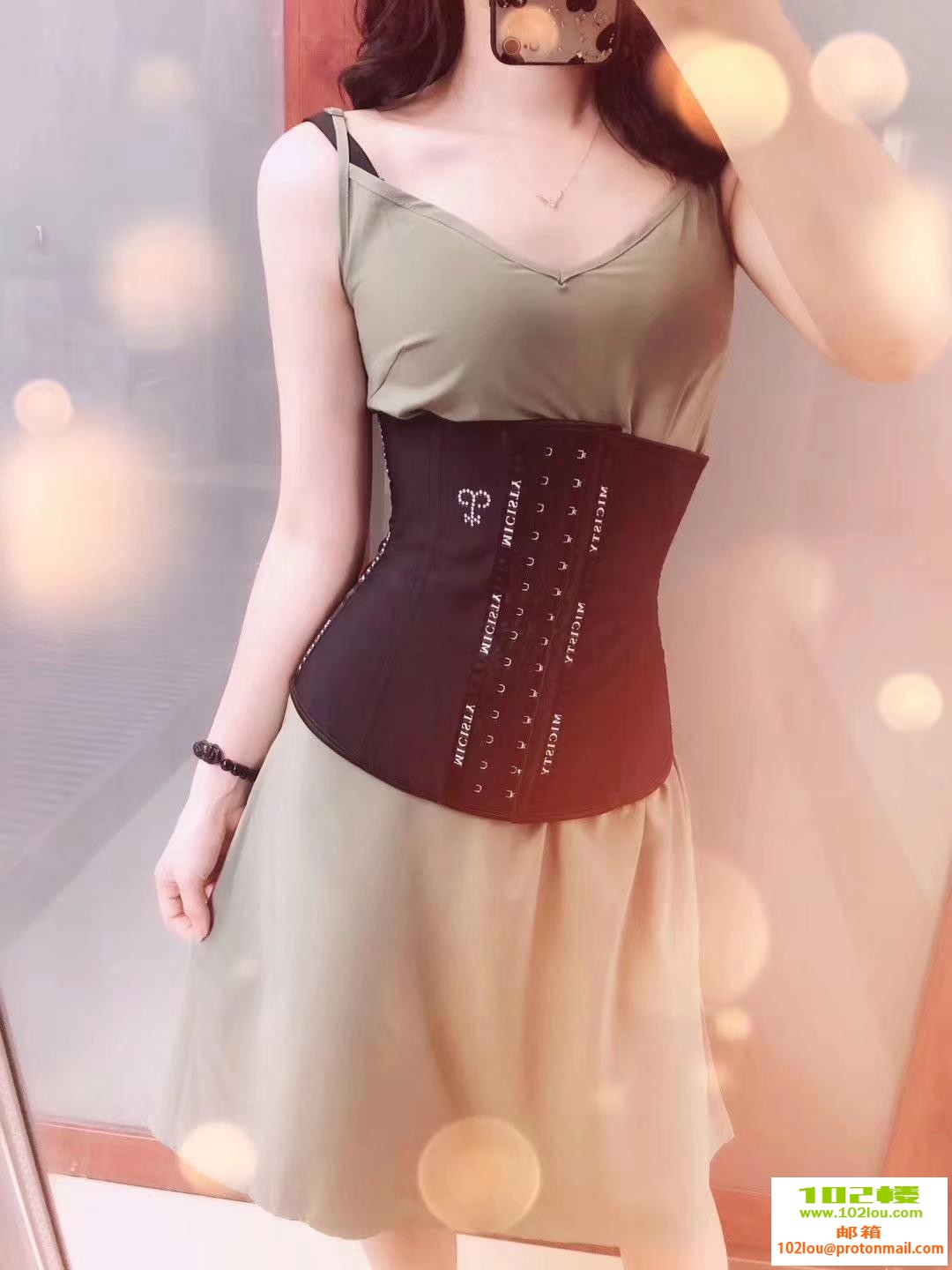 153118a8lsz6uy4u14so8z.jpg