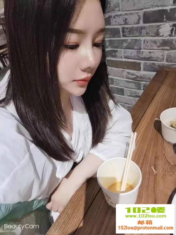 210555yk4n78a0g7aww887.jpg