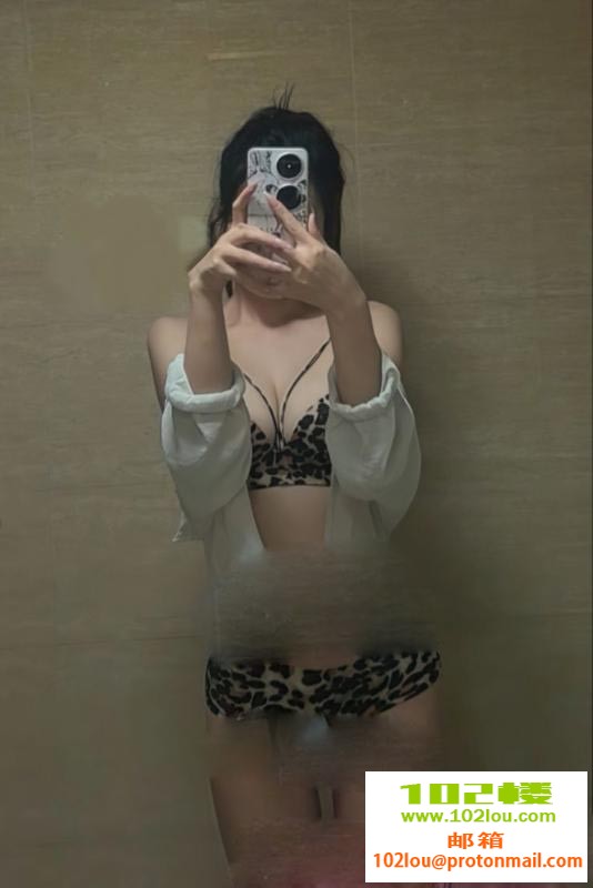 125555ddeeshlb0hosss70.jpeg