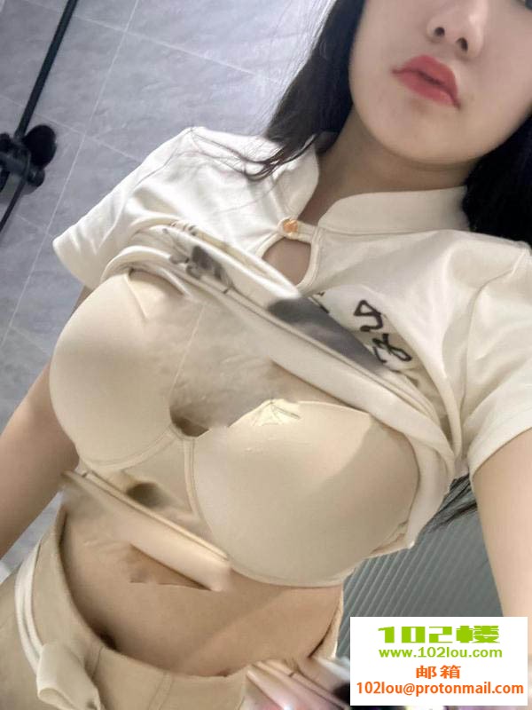 014212gk0qfsqizidsactf.jpg
