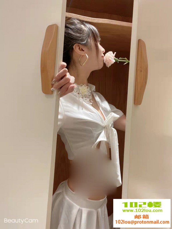 232408v15v9to3bvbvwvr9.jpg