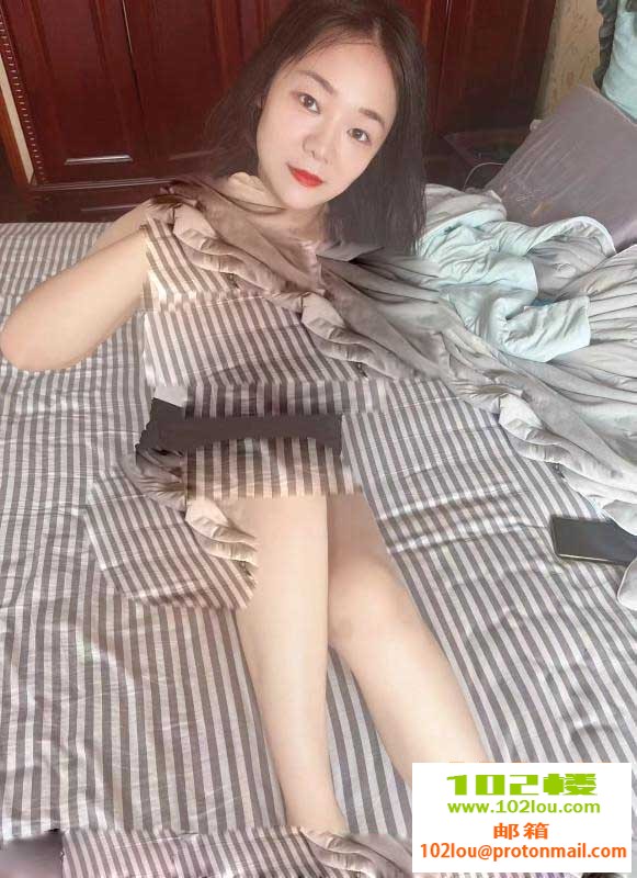215535bpzazleegexawggw.jpg