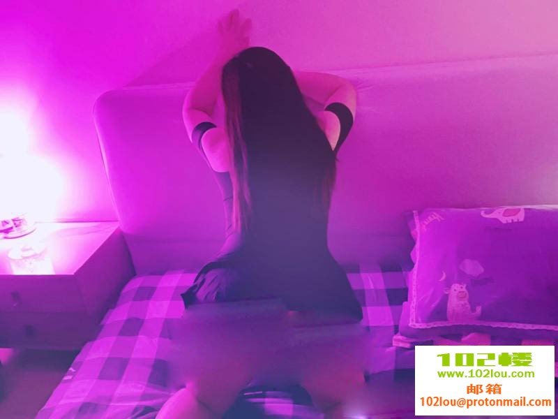 235502fq9tgxc5oeg3eg4e.jpg