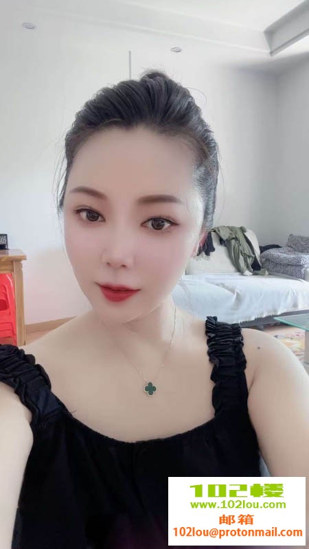 233809mq773qo427oh5hg2.jpg